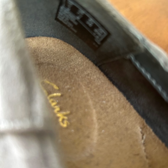 Clarks 7.5 Gray Loafers - Picture 3 of 4